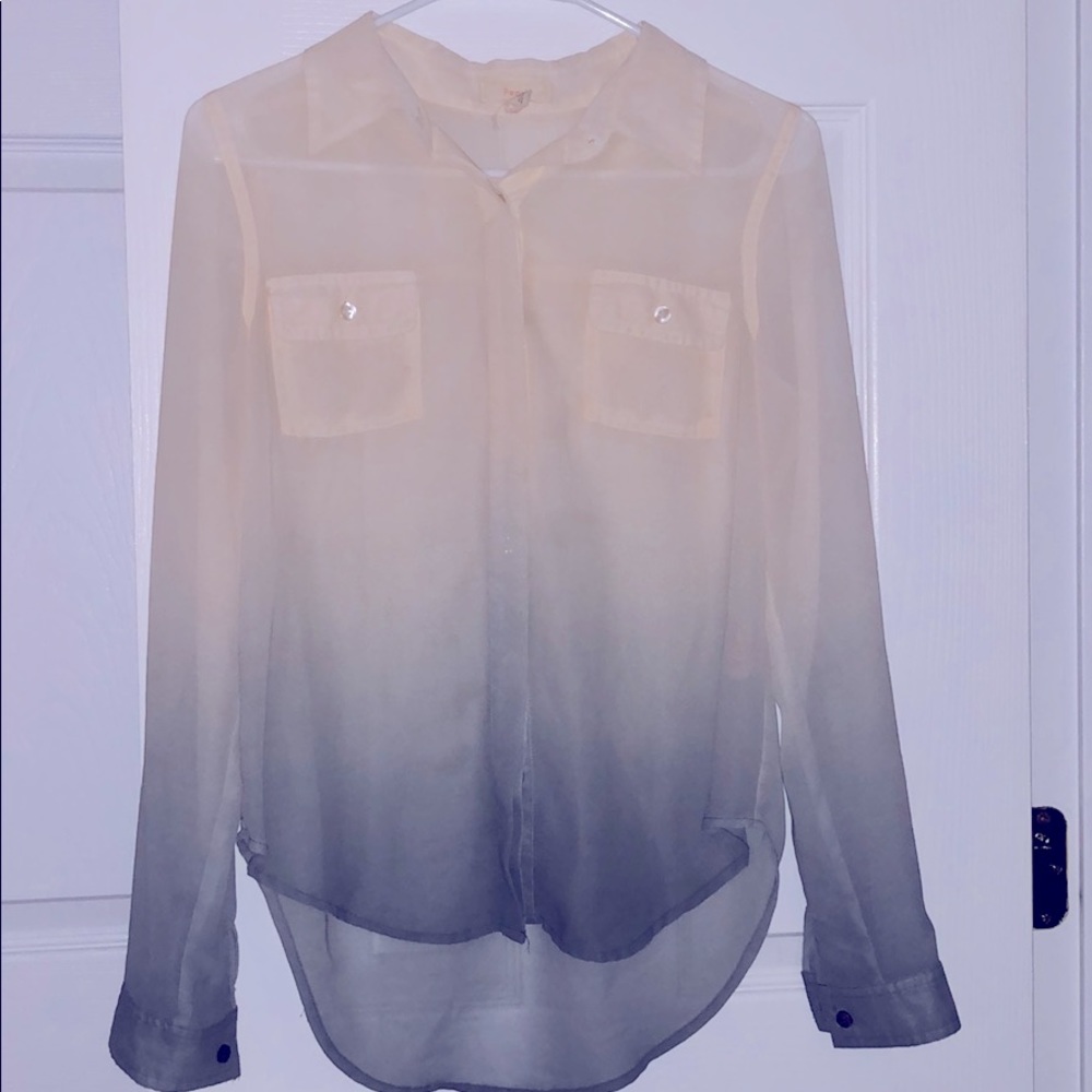 Cream/off white fading to grey button up blouse